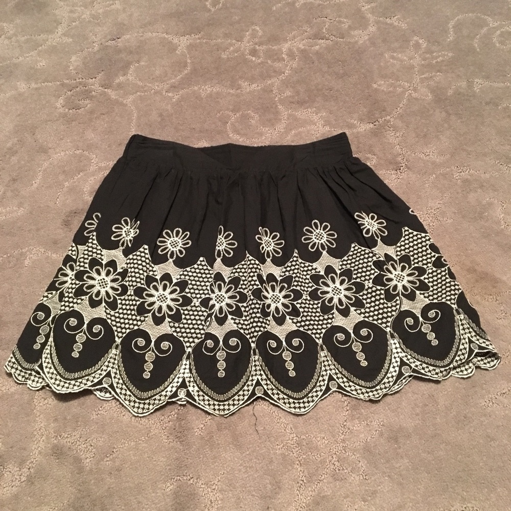 Black and Cream Forever 21 Skirt
